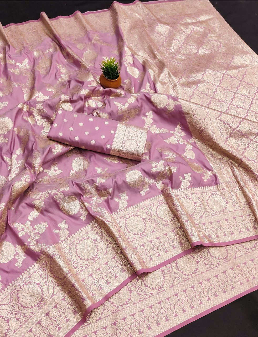 Wonderful Baby Pink Soft Banarasi Silk Saree With Attractive Blouse Piece