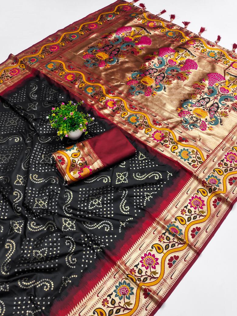 Ideal Black Paithani Silk Saree With Chatoyant Blouse Piece