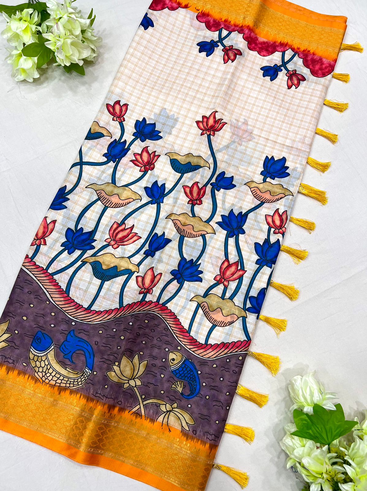 Desultory Beige Kalamkari Printed Saree With Lissome Blouse Piece
