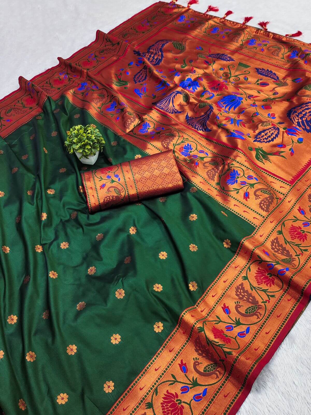 Stunning Dark Green Paithani Silk Saree With Marvellous Blouse Piece