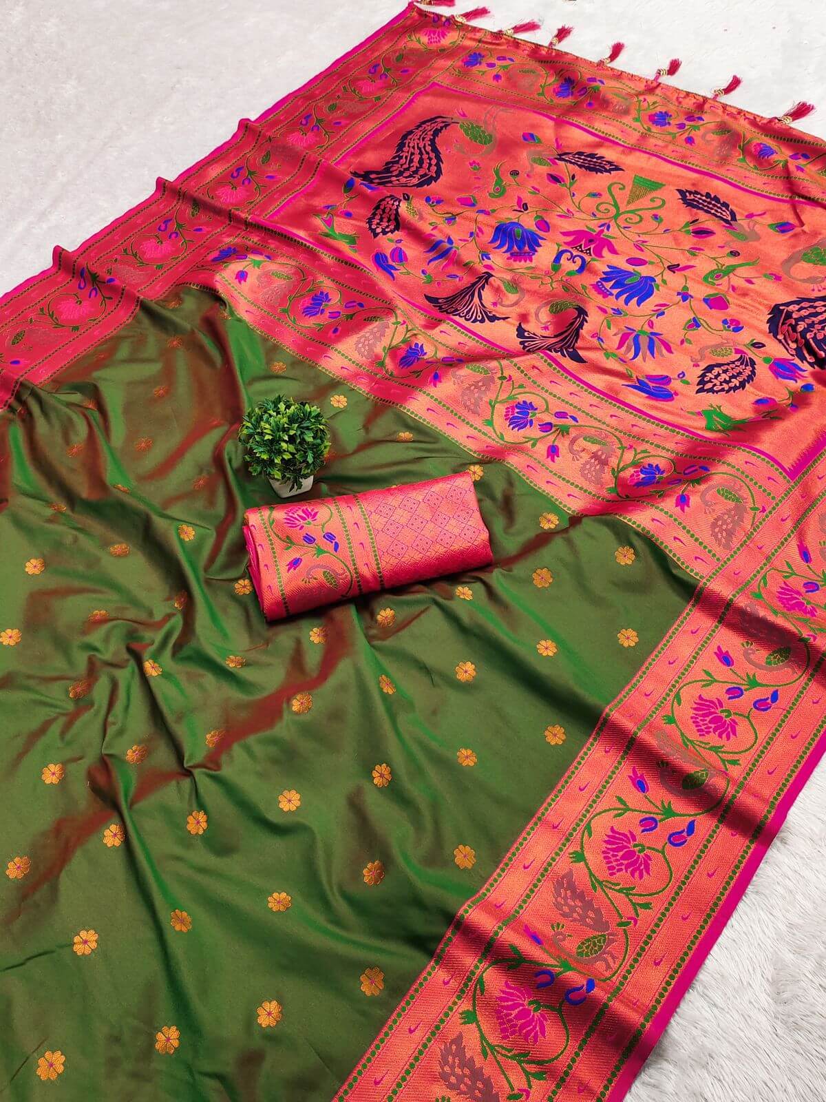 Gorgeous Mehndi Paithani Silk Saree With Stylish Blouse Piece