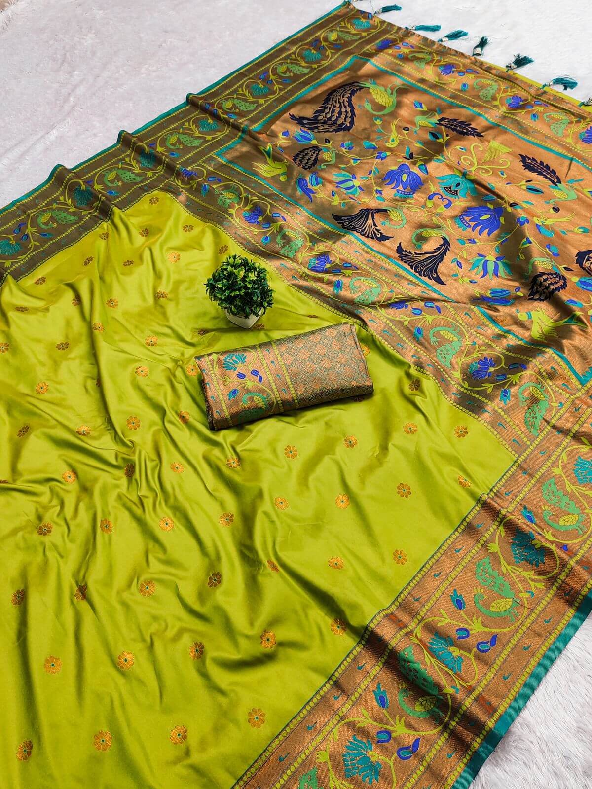 Unique Parrot Paithani Silk Saree With Impressive Blouse Piece