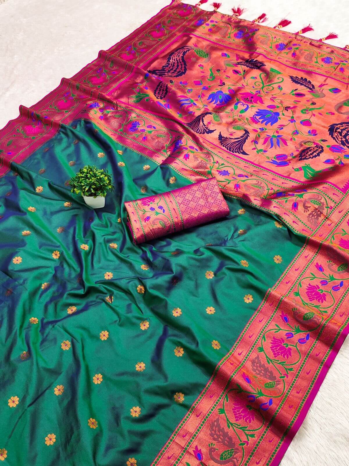 Delightful Rama Paithani Silk Saree With Twirling Blouse Piece