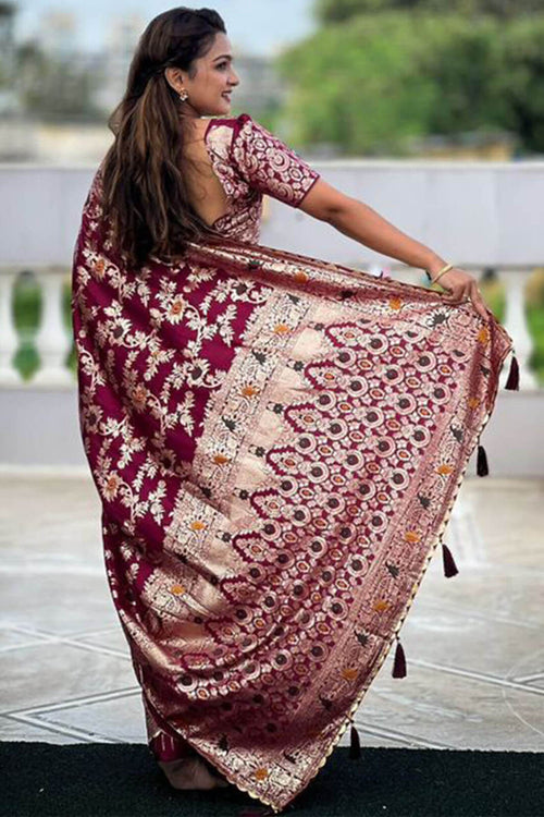 Load image into Gallery viewer, Alluring Wine Soft Banarasi Silk Saree With Gratifying Blouse Piece
