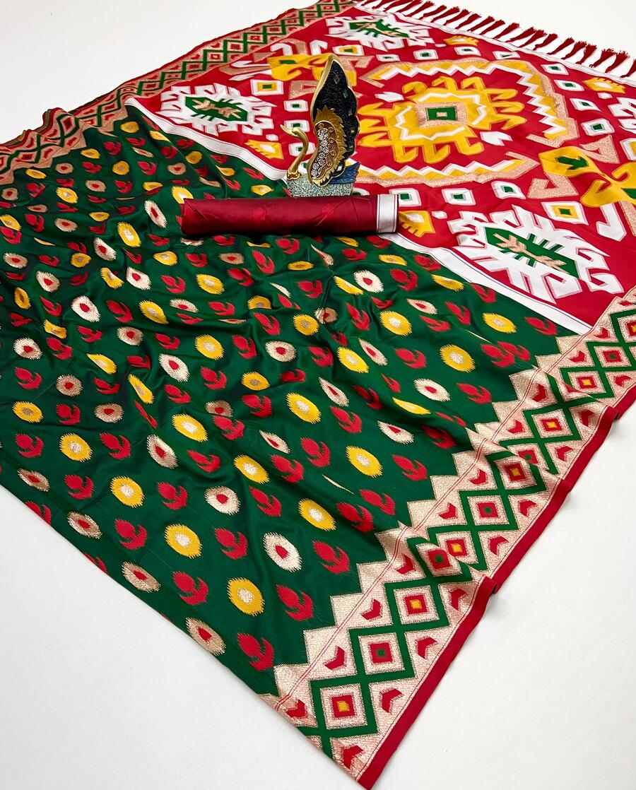 Snappy Dark Green Soft Banarasi Ikkat Saree With Scintillating Blouse Piece