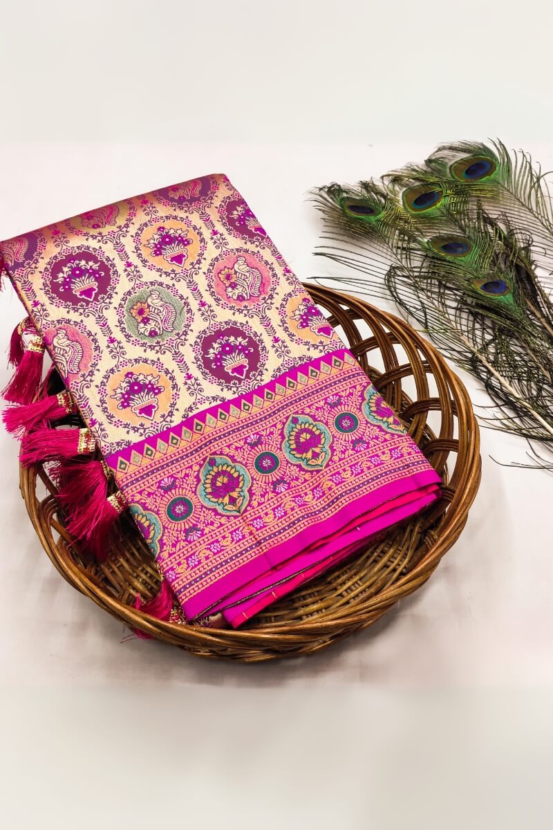 Blissful Dark Pink Kanjivaram Silk Saree With Engrossing Blouse Piece