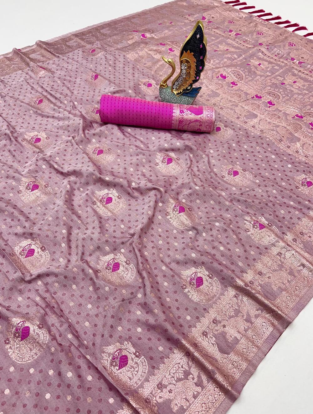 Beauteous Lavender Cotton Silk Saree With Inimitable Blouse Piece