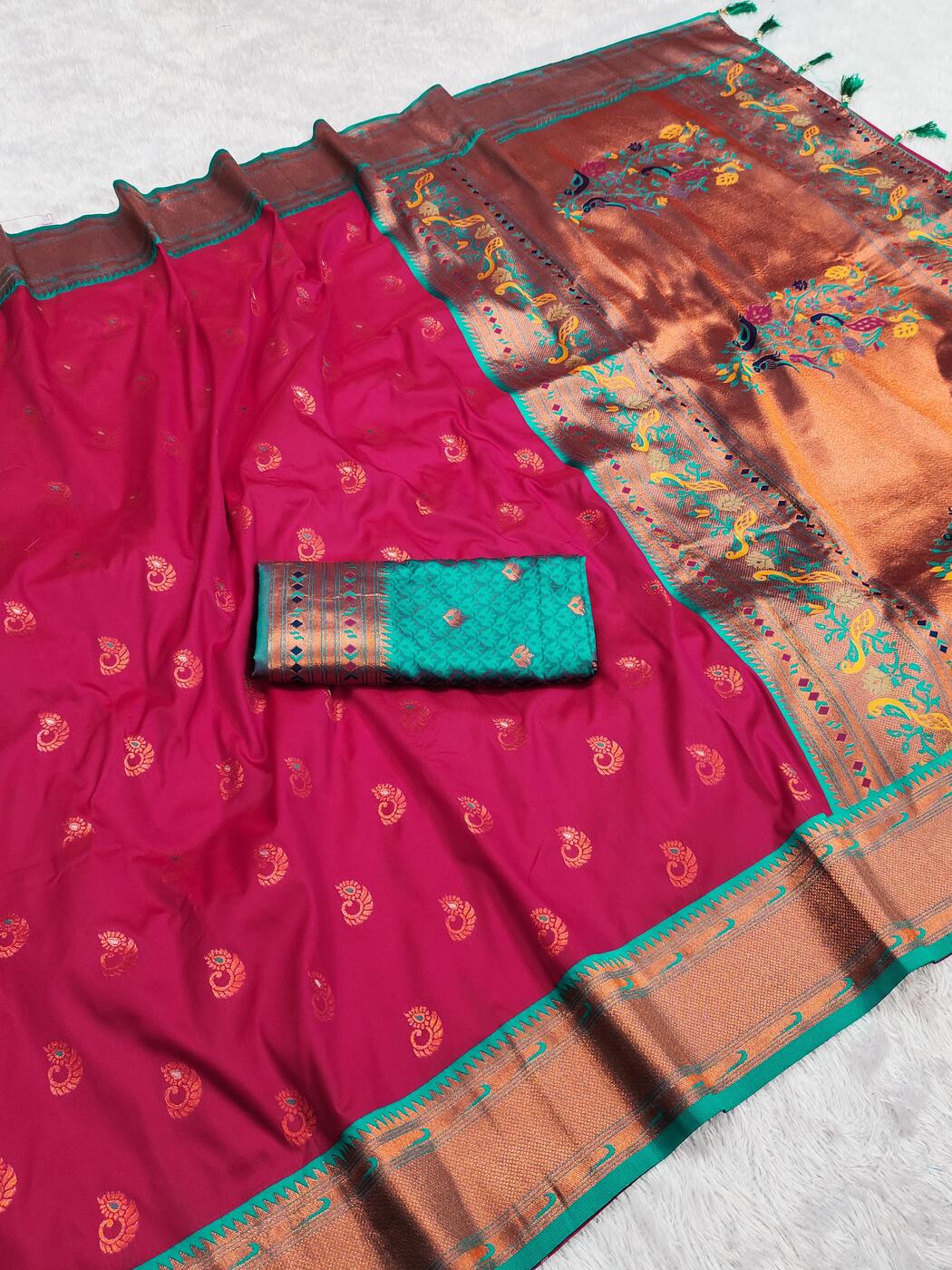 Gleaming Dark Pink Paithani Silk Saree With Flaunt Blouse Piece