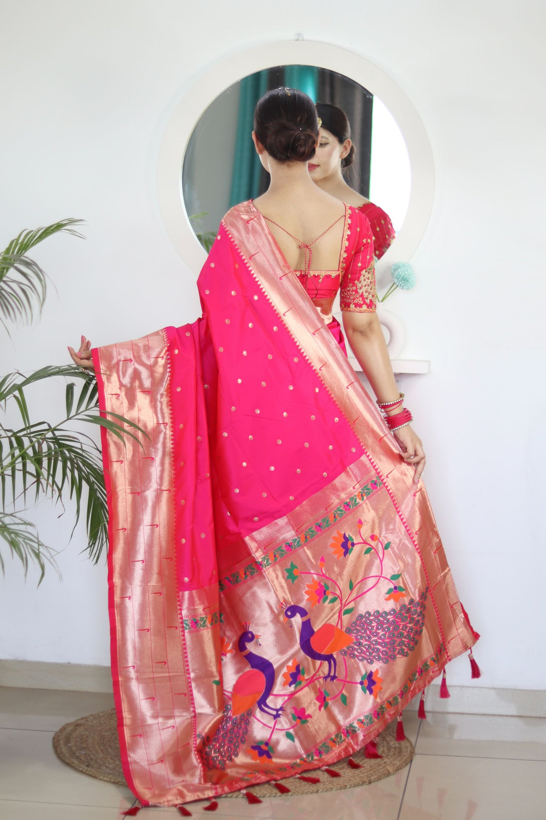 Twirling Dark Pink Paithani Silk Saree With Jazzy Blouse Piece