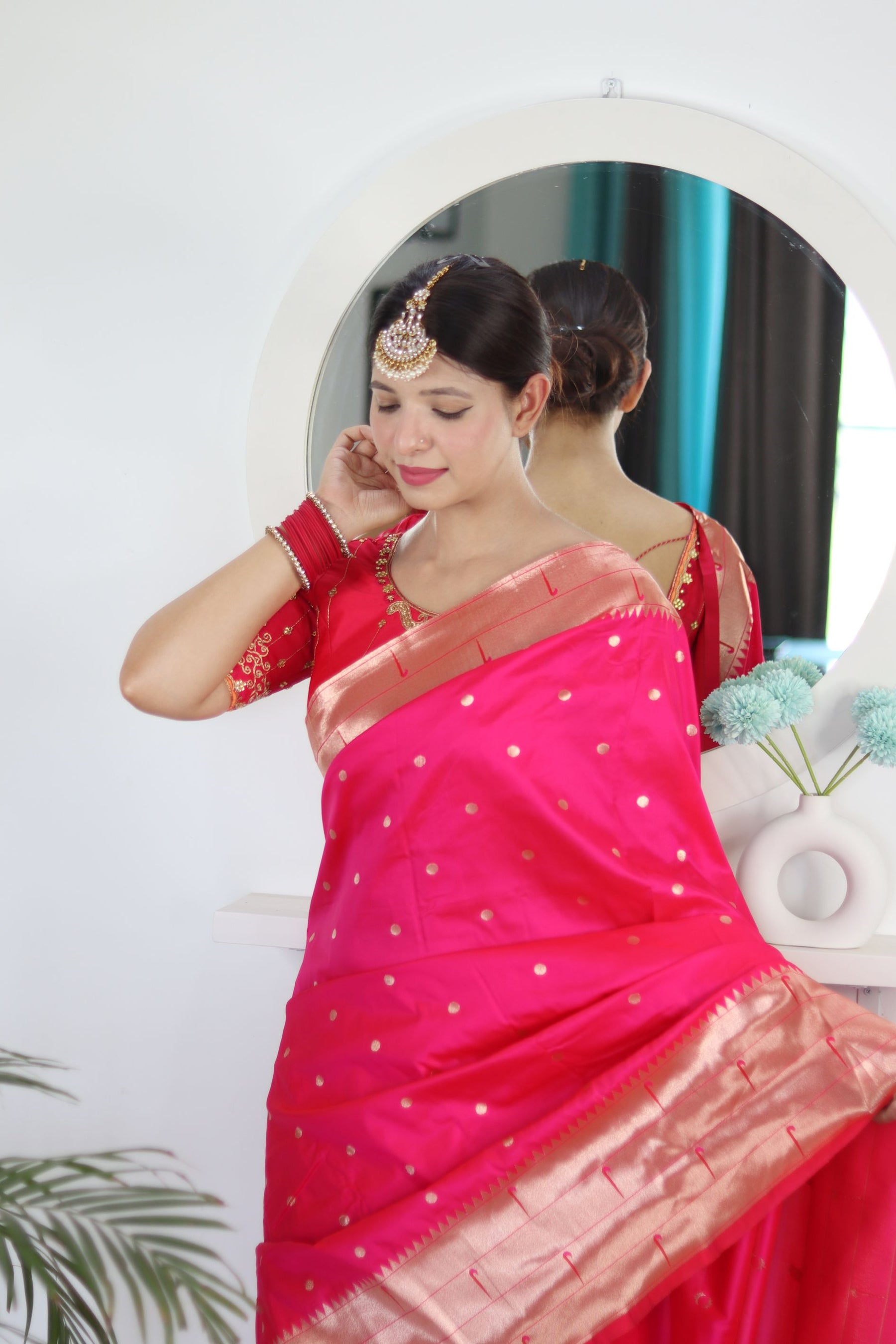 Twirling Dark Pink Paithani Silk Saree With Jazzy Blouse Piece