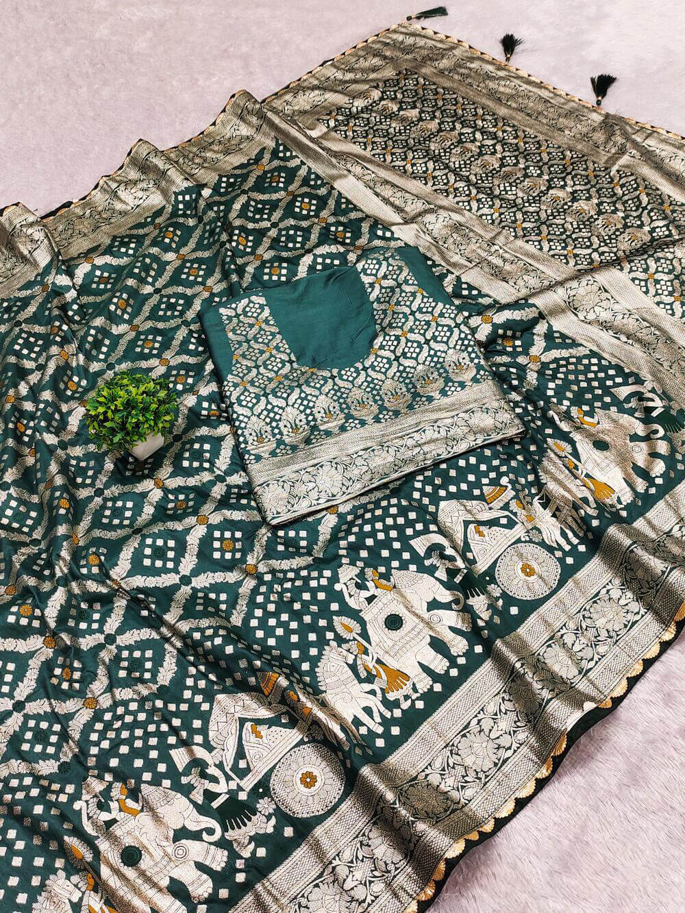 Flattering Dark Green Soft Banarasi Silk Saree With Attractive Blouse Piece