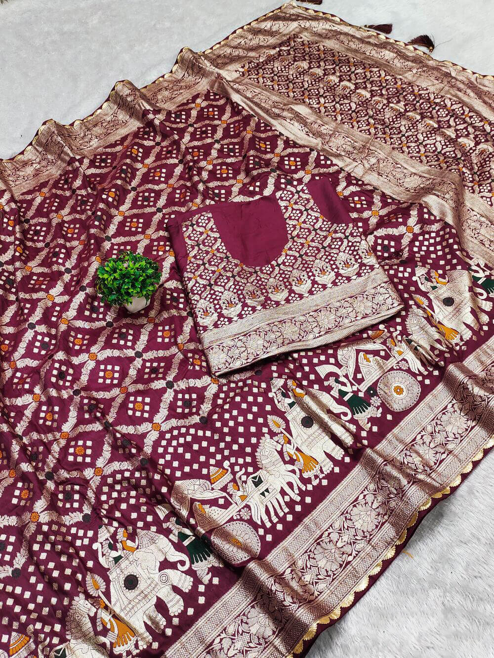 Stunner Wine Soft Banarasi Silk Saree With Enticing Blouse Piece