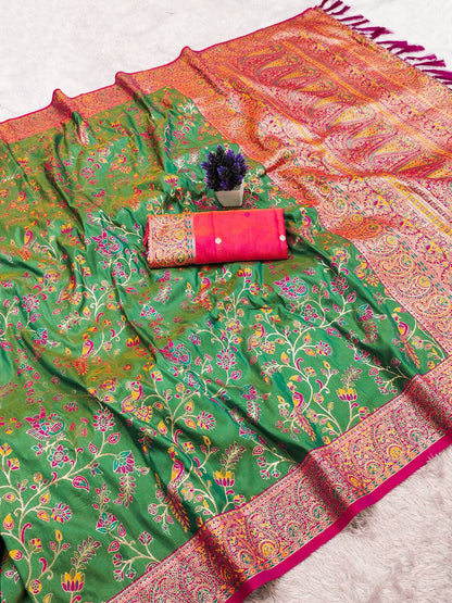 Breathtaking Green Pure Banarasi Silk Saree With Artistic Blouse Piece