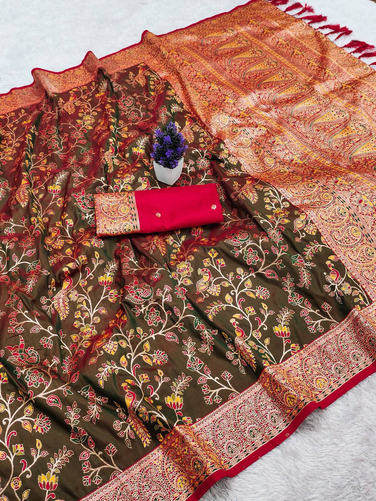 Desiring Mehndi Pure Banarasi Silk Saree With Fantabulous Blouse Piece