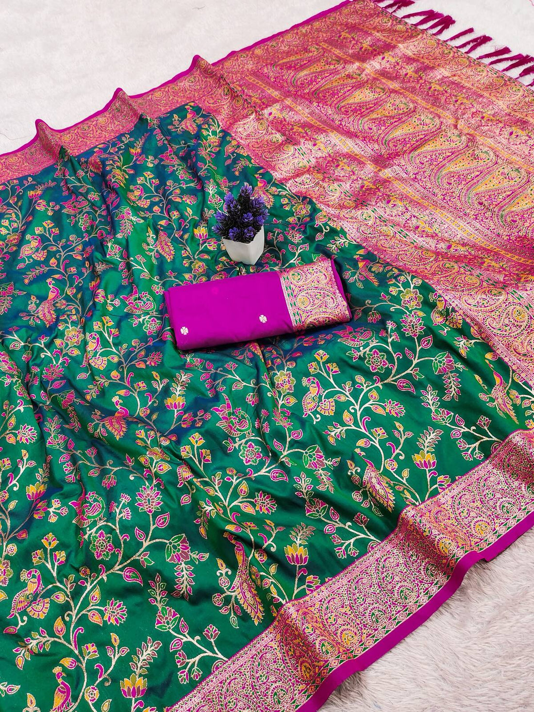 Enchanting Rama Pure Banarasi Silk Saree With Fairytale Blouse Piece