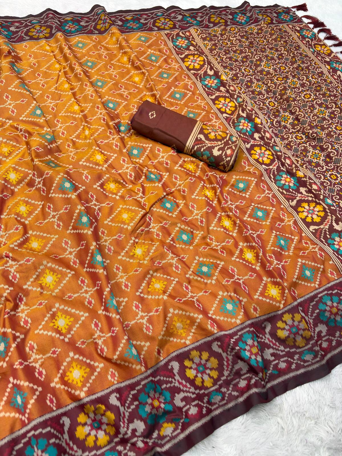 Preferable Golden Patola Silk Saree with Sonorous Blouse Piece