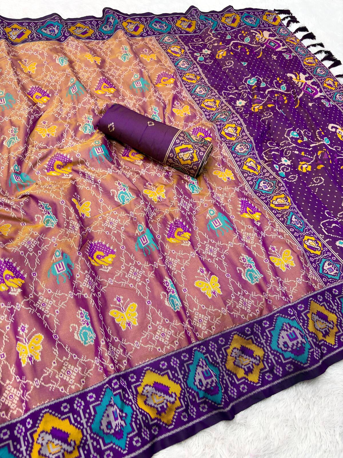 Desultory Lavender Patola Silk Saree with Charismatic Blouse Piece