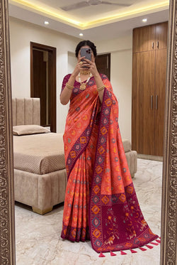 Ravishing Pink Patola Silk Saree with Ethereal Blouse Piece