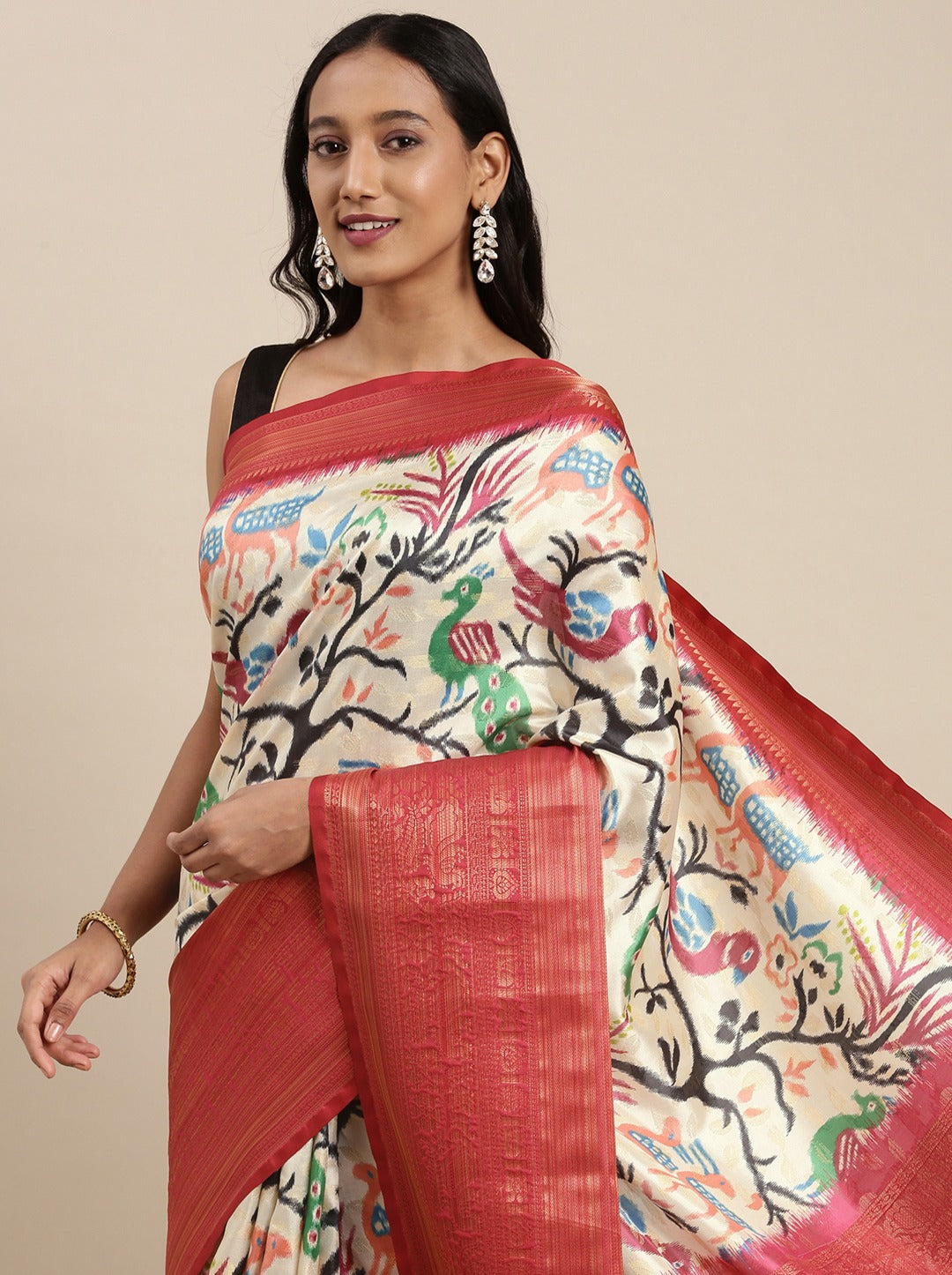 Elegant Beige Kalamkari Printed Saree With Outstanding Blouse Piece