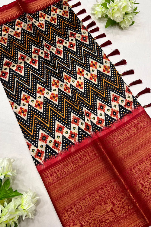 Load image into Gallery viewer, Smart Brown Kalamkari Printed Saree With Adorable Blouse Piece
