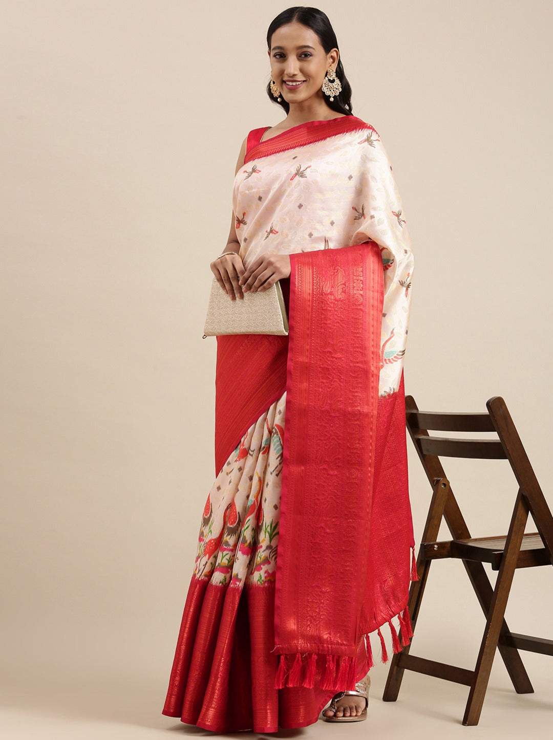 Captivating Off White Kalamkari Printed Saree With Blissful Blouse Piece