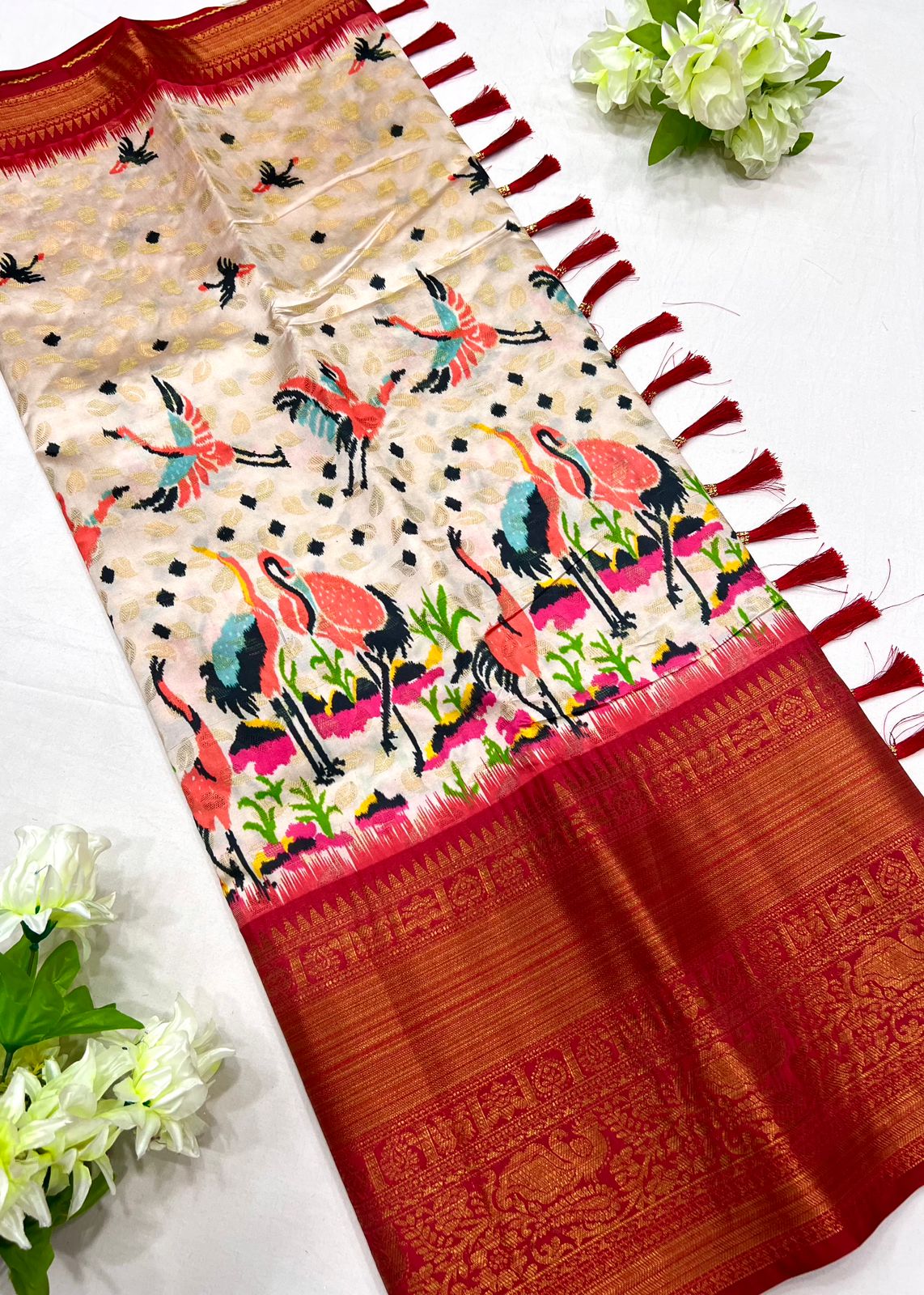 Captivating Off White Kalamkari Printed Saree With Blissful Blouse Piece