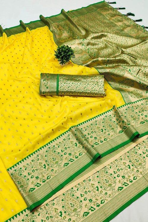 Load image into Gallery viewer, Staring Lemon Soft Banarasi Silk Saree With Smart Blouse Piece
