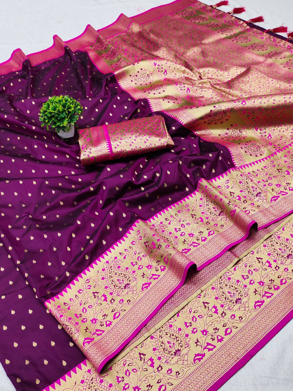 Pleasant Purple Soft Banarasi Silk Saree With Prominent Blouse Piece