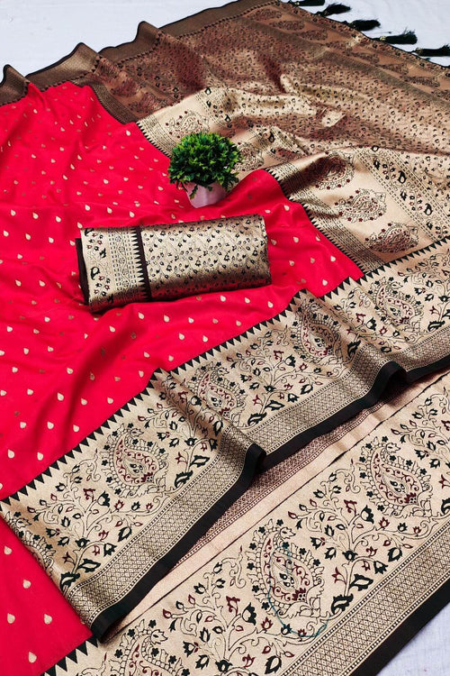 Load image into Gallery viewer, Smart Red Soft Banarasi Silk Saree With Arresting Blouse Piece
