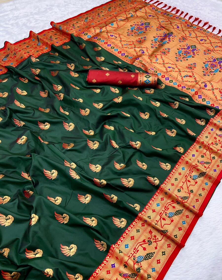 Marvellous Dark Green Paithani Silk Saree With Arresting Blouse Piece
