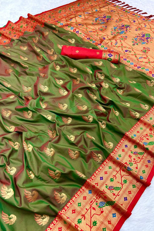 Load image into Gallery viewer, Imbrication Green Paithani Silk Saree With Propinquity Blouse Piece
