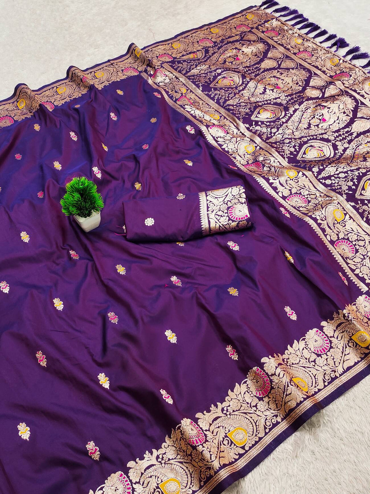 Intricate Purple Pure Banarasi Silk Saree With Ephemeral Blouse Piece
