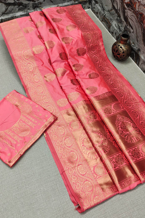 Load image into Gallery viewer, Gorgeous Peach Banarasi Silk Saree With Smashing Blouse Piece
