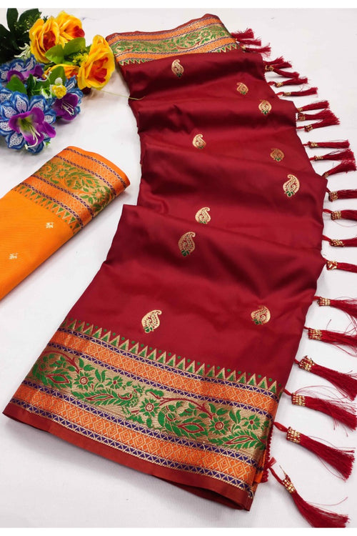 Load image into Gallery viewer, Gratifying Maroon Soft Banarasi Silk Saree With Ideal Blouse Piece
