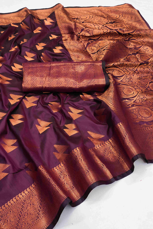 Load image into Gallery viewer, Refreshing Purple Banarasi Silk Saree With Forbearance Blouse Piece
