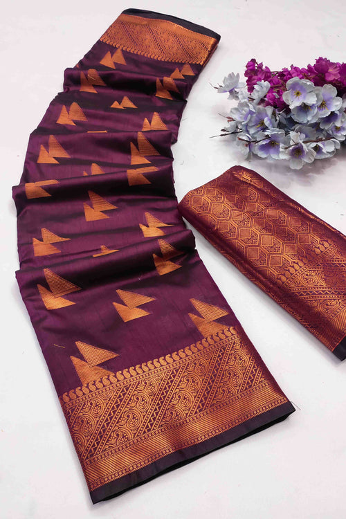 Load image into Gallery viewer, Refreshing Purple Banarasi Silk Saree With Forbearance Blouse Piece
