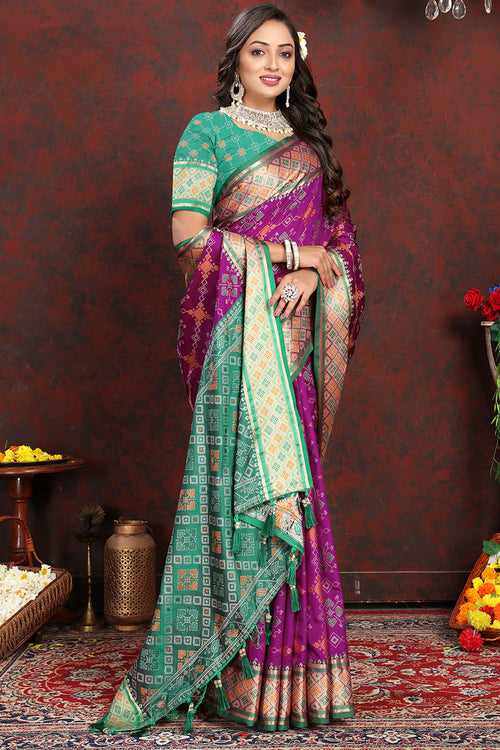 Load image into Gallery viewer, Profuse Purple Soft Banarasi Silk Saree With Proficient Blouse Piece
