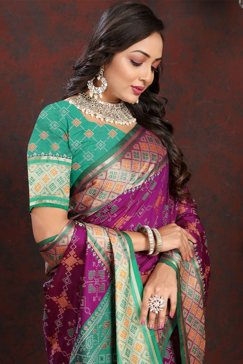 Load image into Gallery viewer, Profuse Purple Soft Banarasi Silk Saree With Proficient Blouse Piece
