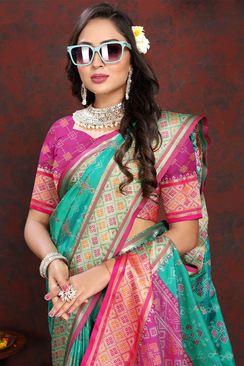 Load image into Gallery viewer, Ornate Sea Green Soft Banarasi Silk Saree With Panache Blouse Piece
