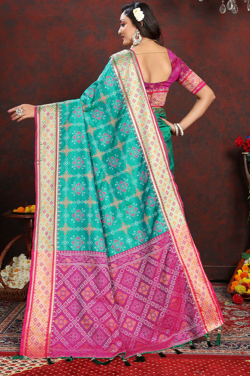 Load image into Gallery viewer, Ornate Sea Green Soft Banarasi Silk Saree With Panache Blouse Piece
