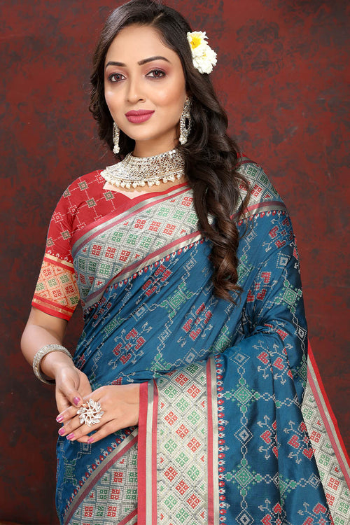 Load image into Gallery viewer, Luminous Teal Blue Soft Banarasi Silk Saree With Seraphic Blouse Piece
