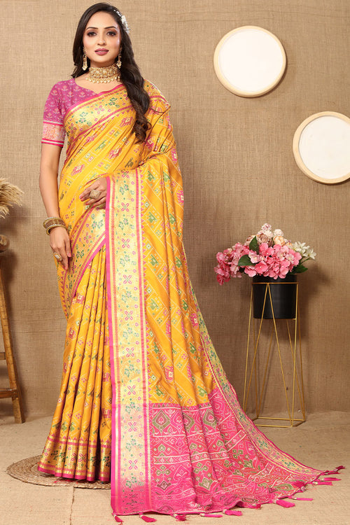 Load image into Gallery viewer, Ornate Yellow Soft Banarasi Silk Saree With Exemplary Blouse Piece
