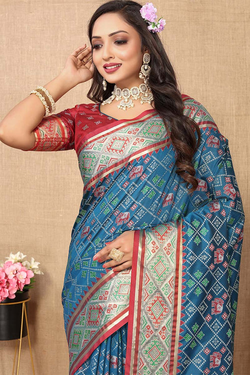 Load image into Gallery viewer, Supernal Blue Soft Banarasi Silk Saree With Amiable Blouse Piece
