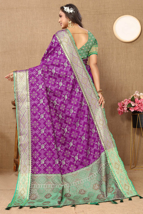 Load image into Gallery viewer, Improbable Purple Soft Banarasi Silk Saree With Exquisite Blouse Piece
