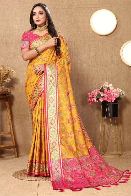 Load image into Gallery viewer, Posh Yellow Soft Banarasi Silk Saree With Ineffable Blouse Piece
