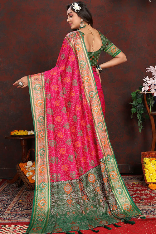 Load image into Gallery viewer, Tempting Dark Pink Soft Banarasi Silk Saree With Staggering Blouse Piece
