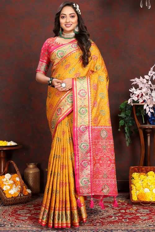 Load image into Gallery viewer, Delightful Yellow Soft Banarasi Silk Saree With Hypnotic Blouse Piece
