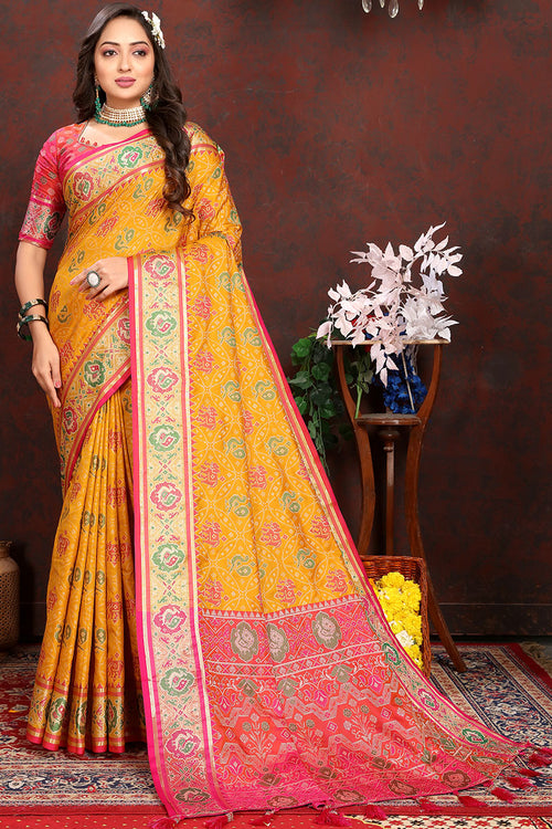 Load image into Gallery viewer, Delightful Yellow Soft Banarasi Silk Saree With Hypnotic Blouse Piece
