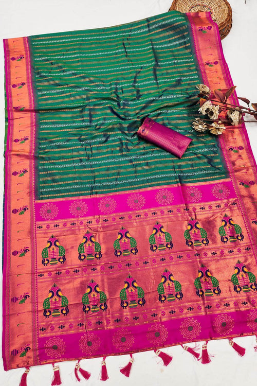 Load image into Gallery viewer, Conflate Rama Paithani Silk Saree With Desultory Blouse Piece
