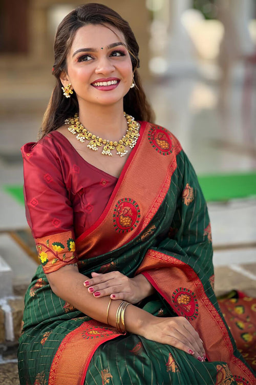 Load image into Gallery viewer, Rhapsodic Dark Green Paithani Silk Saree With Ineffable Blouse Piece
